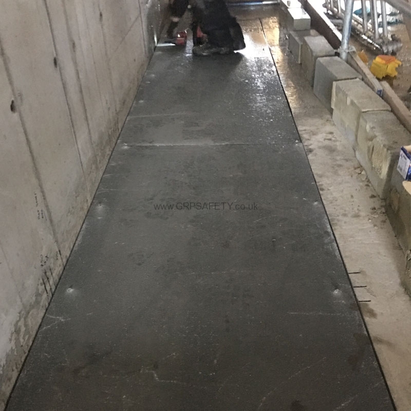 Grating Mesh Riser GRP Service Riser Grating used for Riser Shafts | GRP Safety